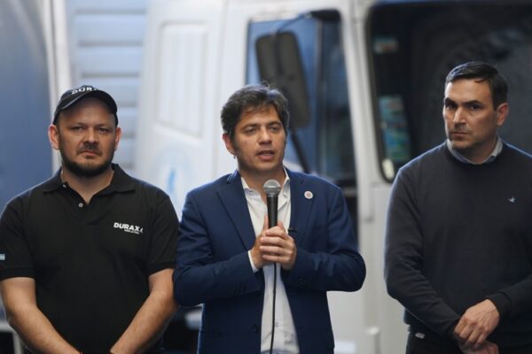 EL GOBIERNO DE MILEI ESTÁ RIFANDO LOS TRABAJOS ARGENTINOS Y LA PRODUCCIÓN LOCAL